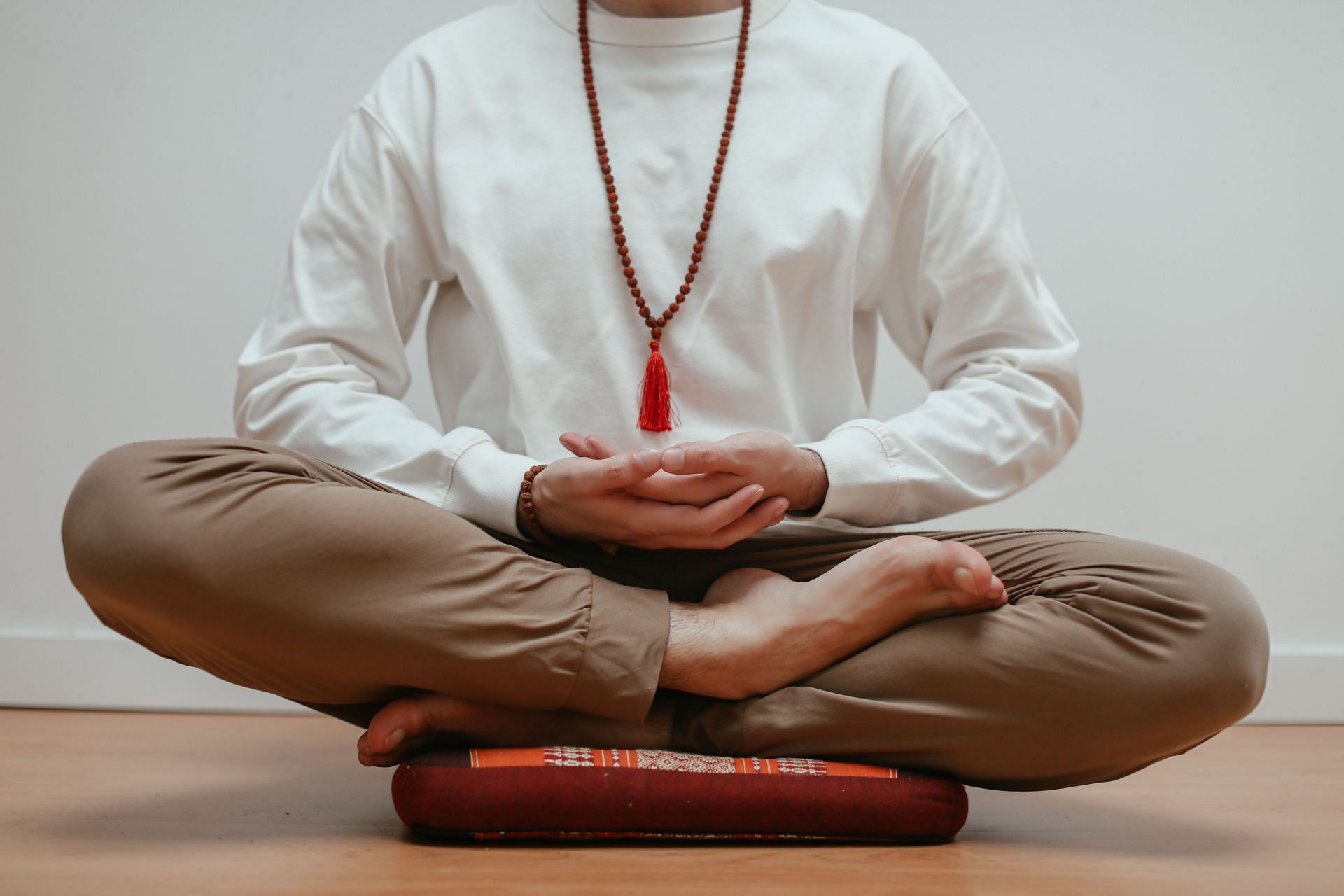 Yoga practice (Image via Pexels)
